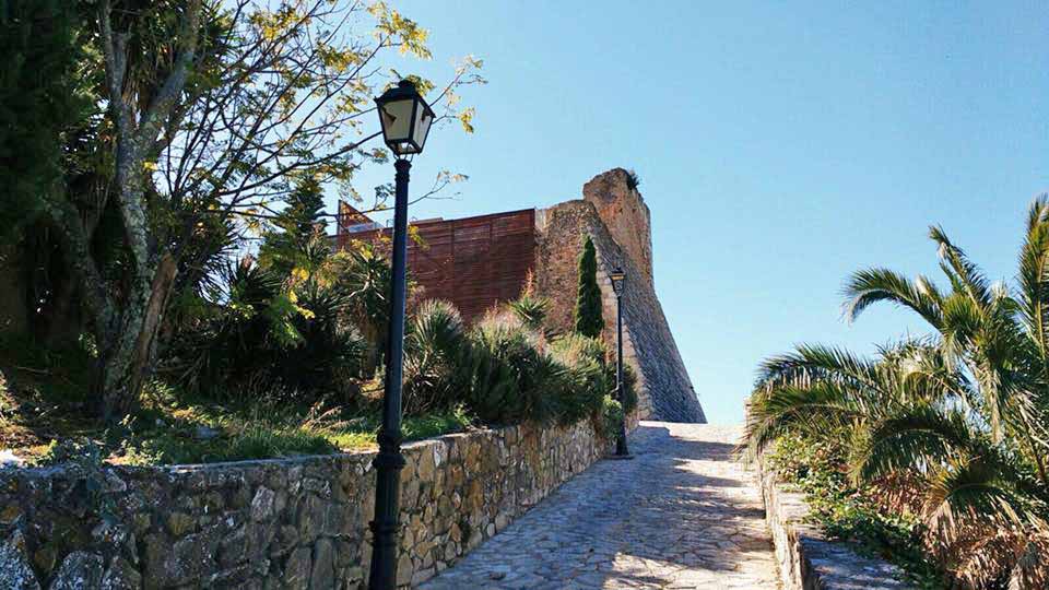 Muralla castillo Alcala de los Gazules